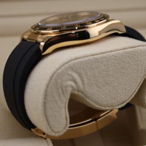 Pre-owned moonphase wrist watch display