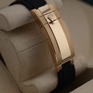 Men's vintage dress automatic watch dial