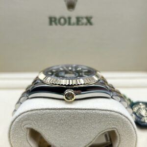 Pre-owned stainless steel chronograph wristwatch