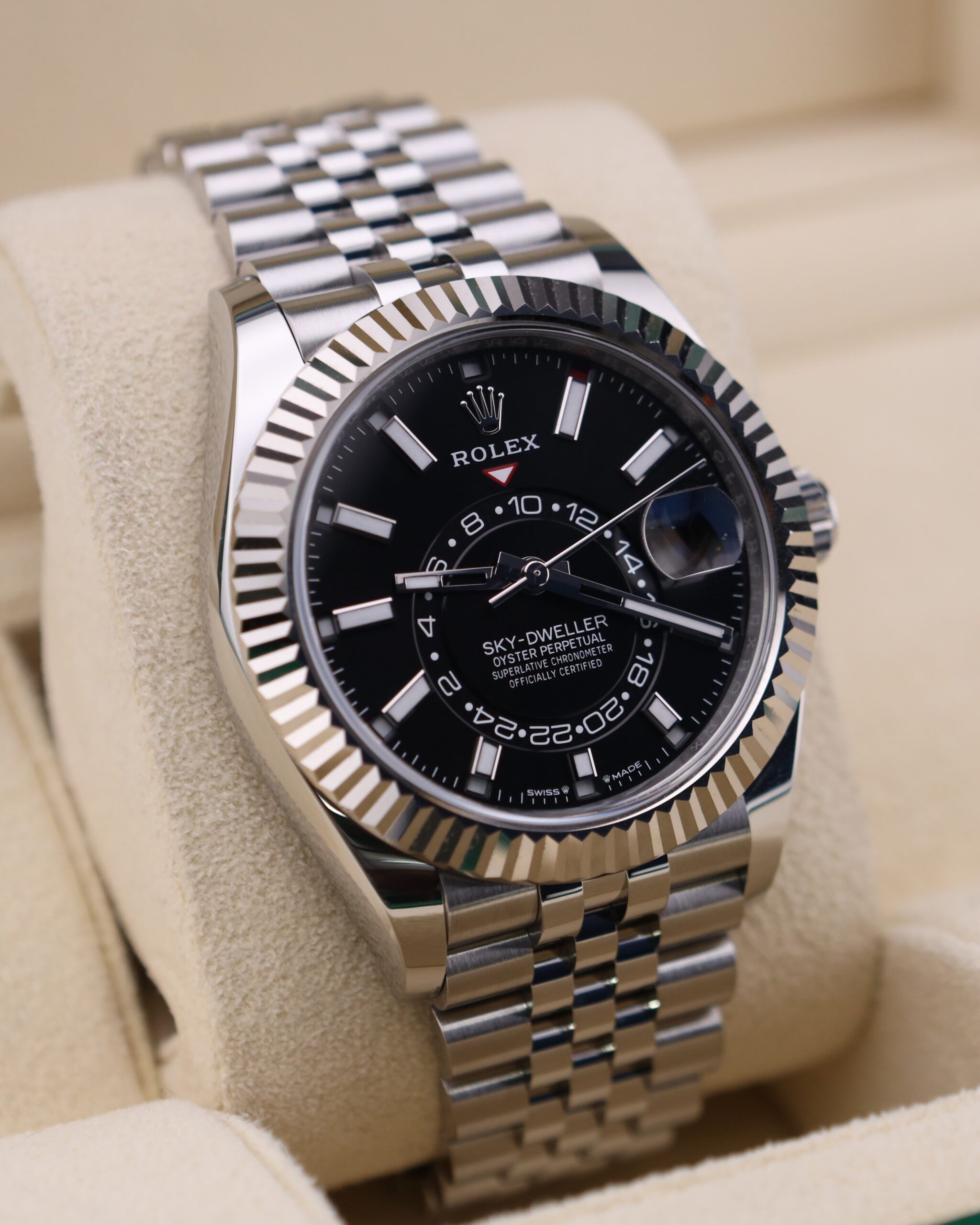 Vintage slim case men's automatic watch