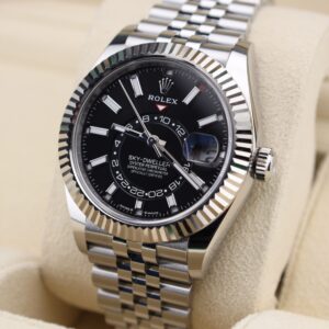 Pre-owned moonphase wrist watch with detailed dial
