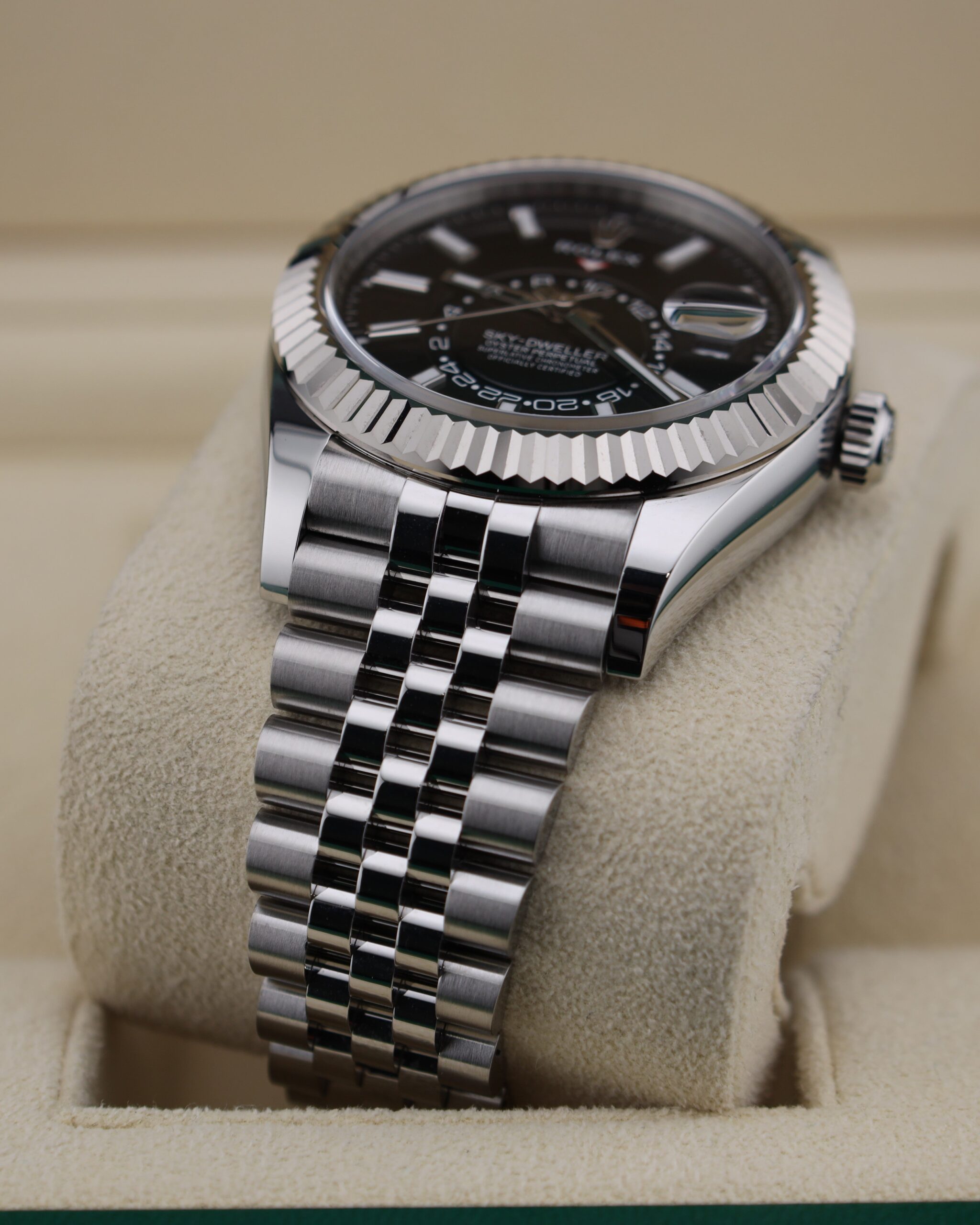 Men's vintage dress automatic watch with leather strap