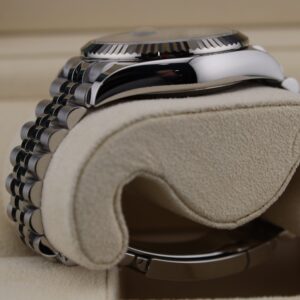 Vintage slim case men’s automatic wristwatch
