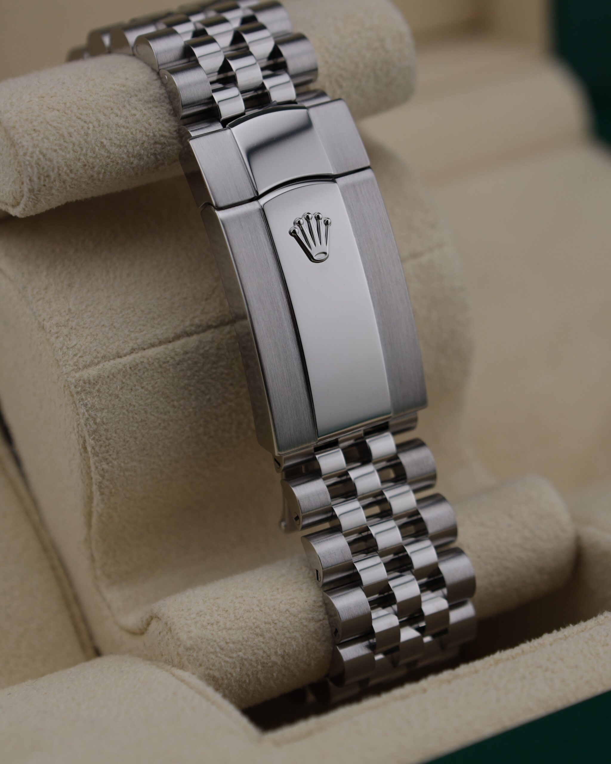 Pre-owned stainless steel chronograph wristwatch