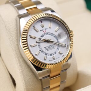 Men's vintage dress automatic watch with leather strap