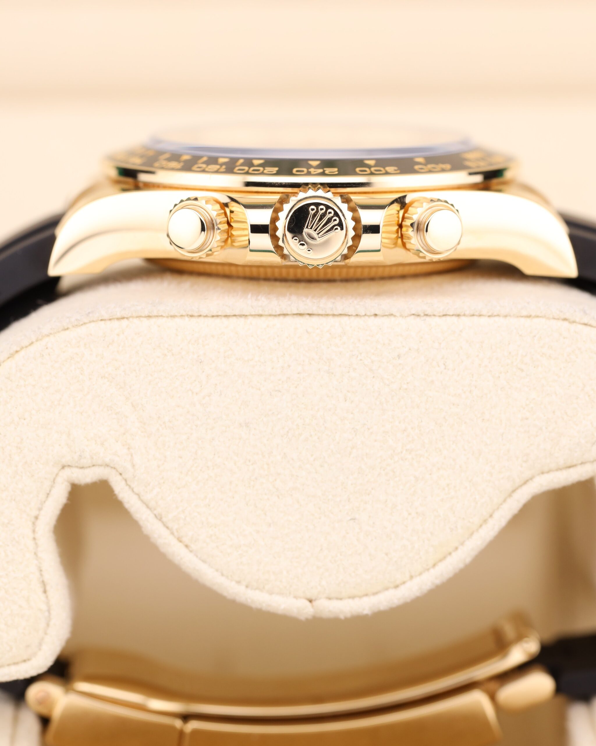 Pre-owned moonphase wrist watch with elegant dial