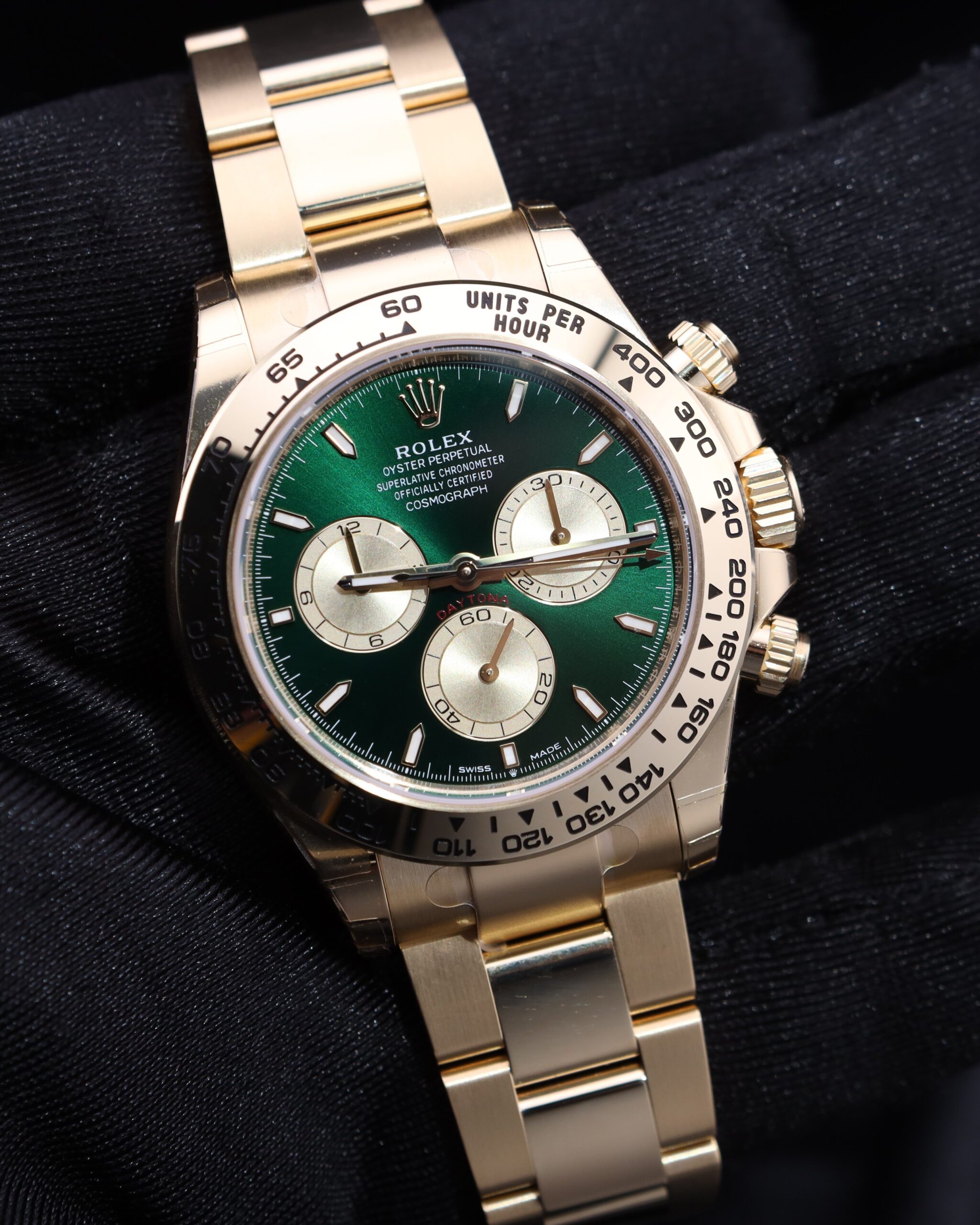 Vintage slim case men's watch