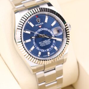 Used Swiss made mechanical watch profile