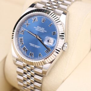 Pre-owned stainless steel chronograph with detailed subdials