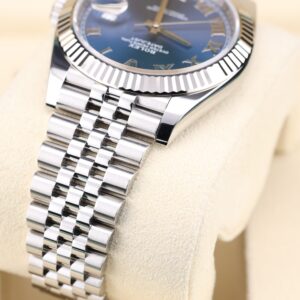 Men’s vintage dress automatic watch face