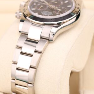 Vintage diver mechanical watch with black bezel