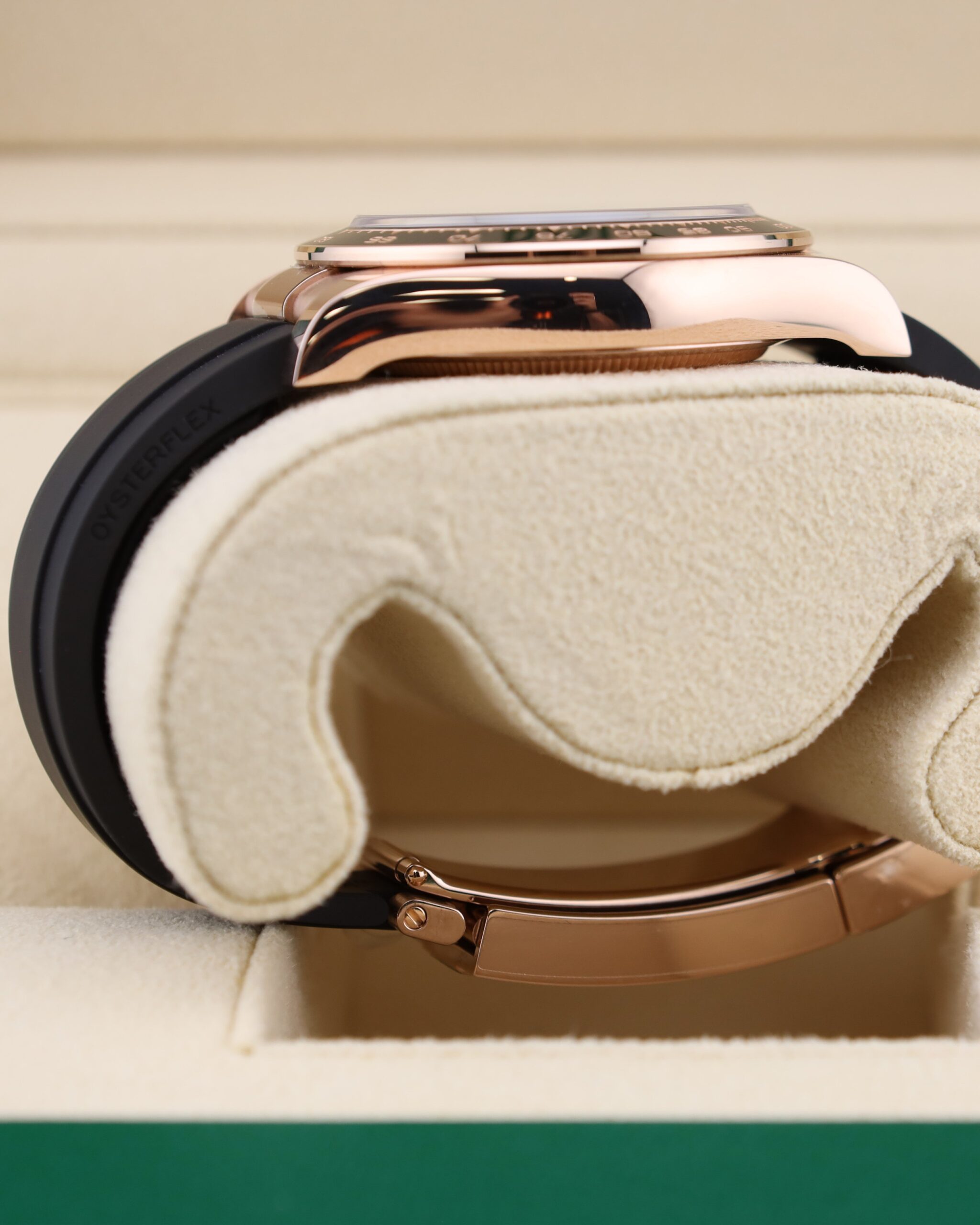 Men's vintage dress automatic watch dial