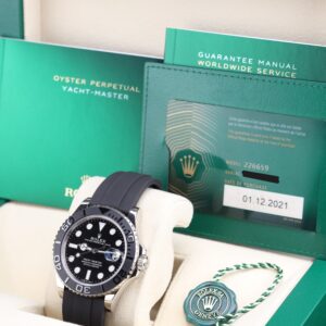 Vintage diver mechanical watch with black bezel