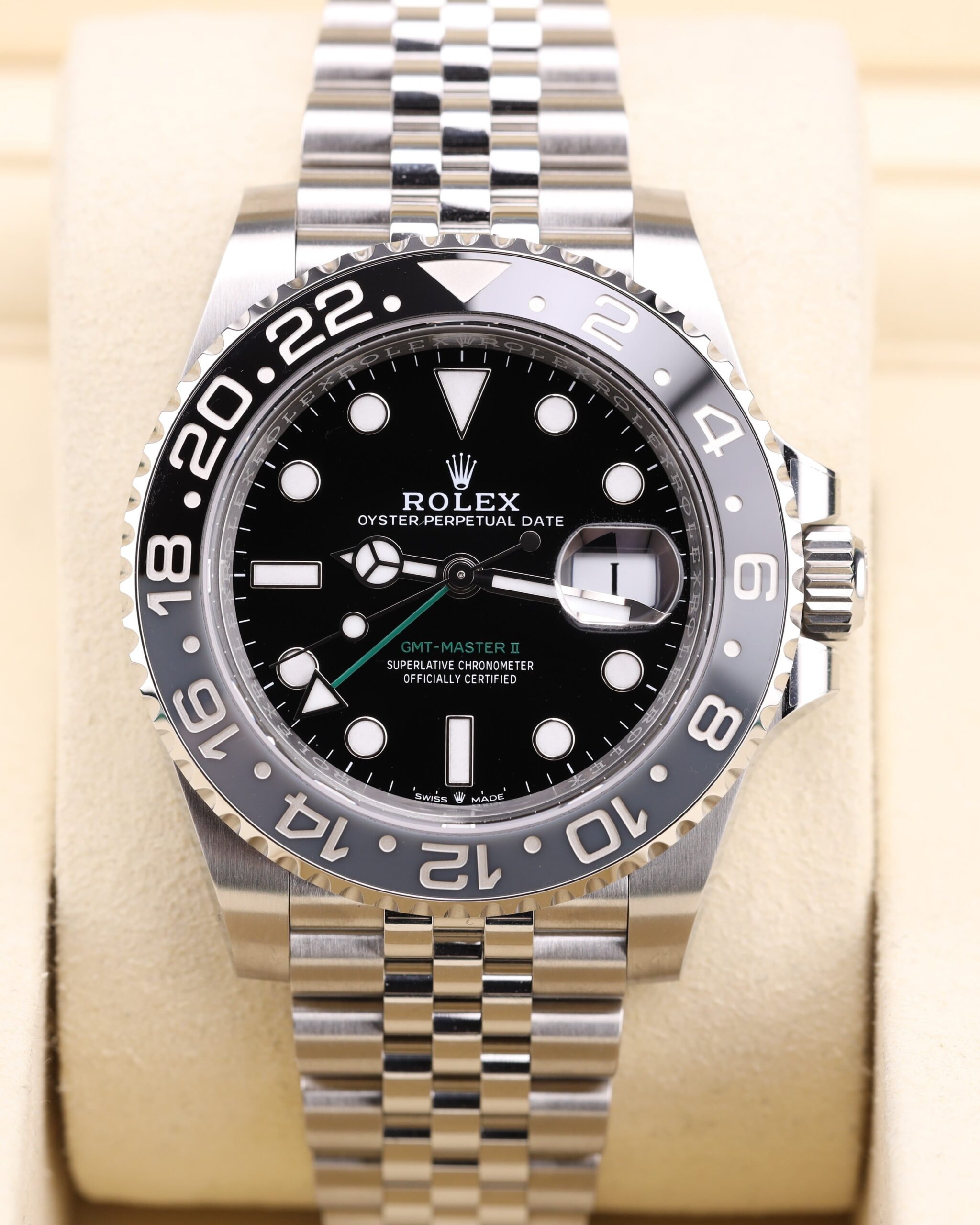 Elegant vintage diver mechanical watch