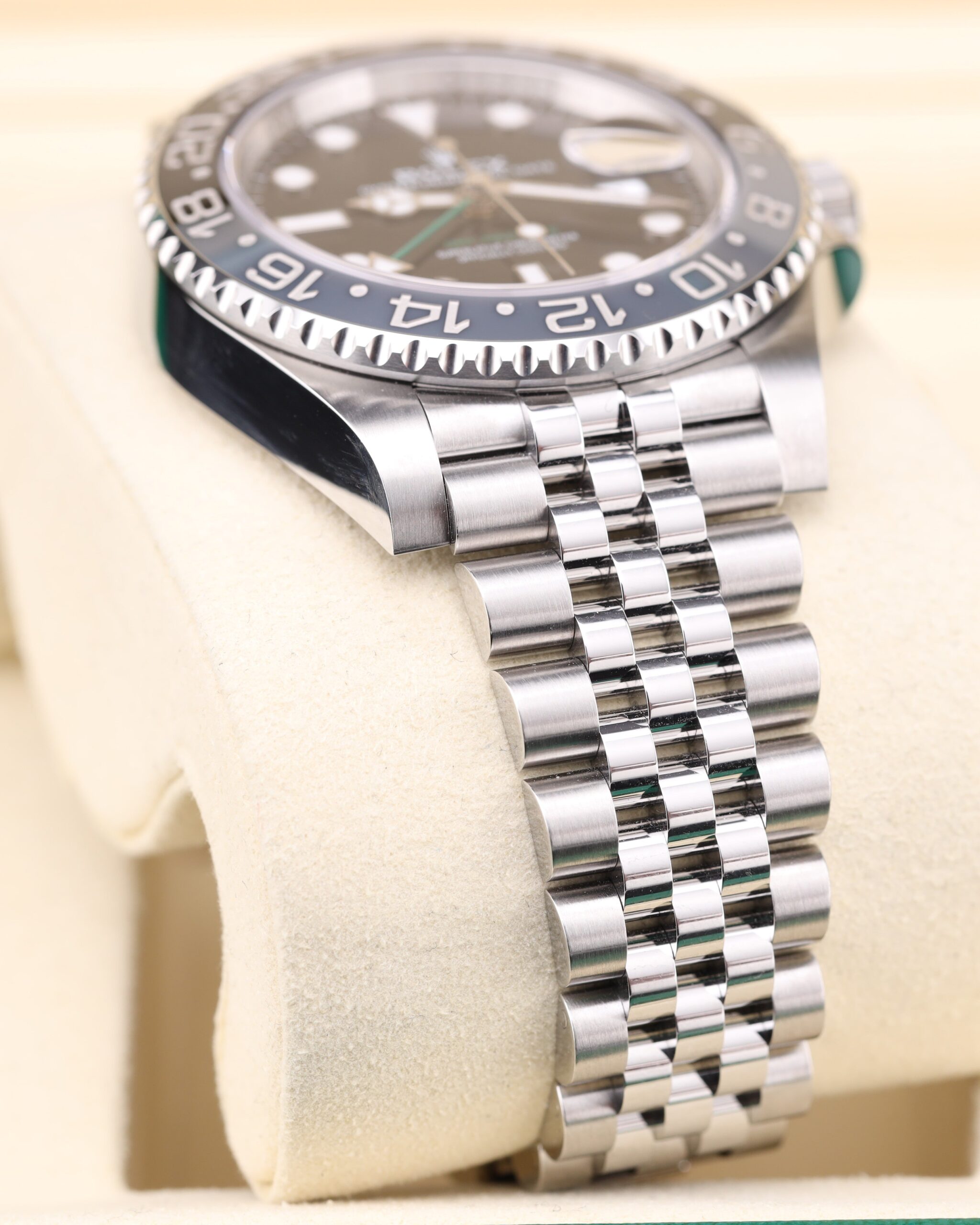 Classic pre-owned automatic dress watch