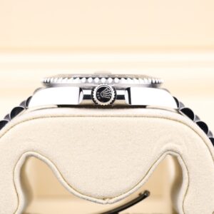 Men's vintage dress automatic watch close-up