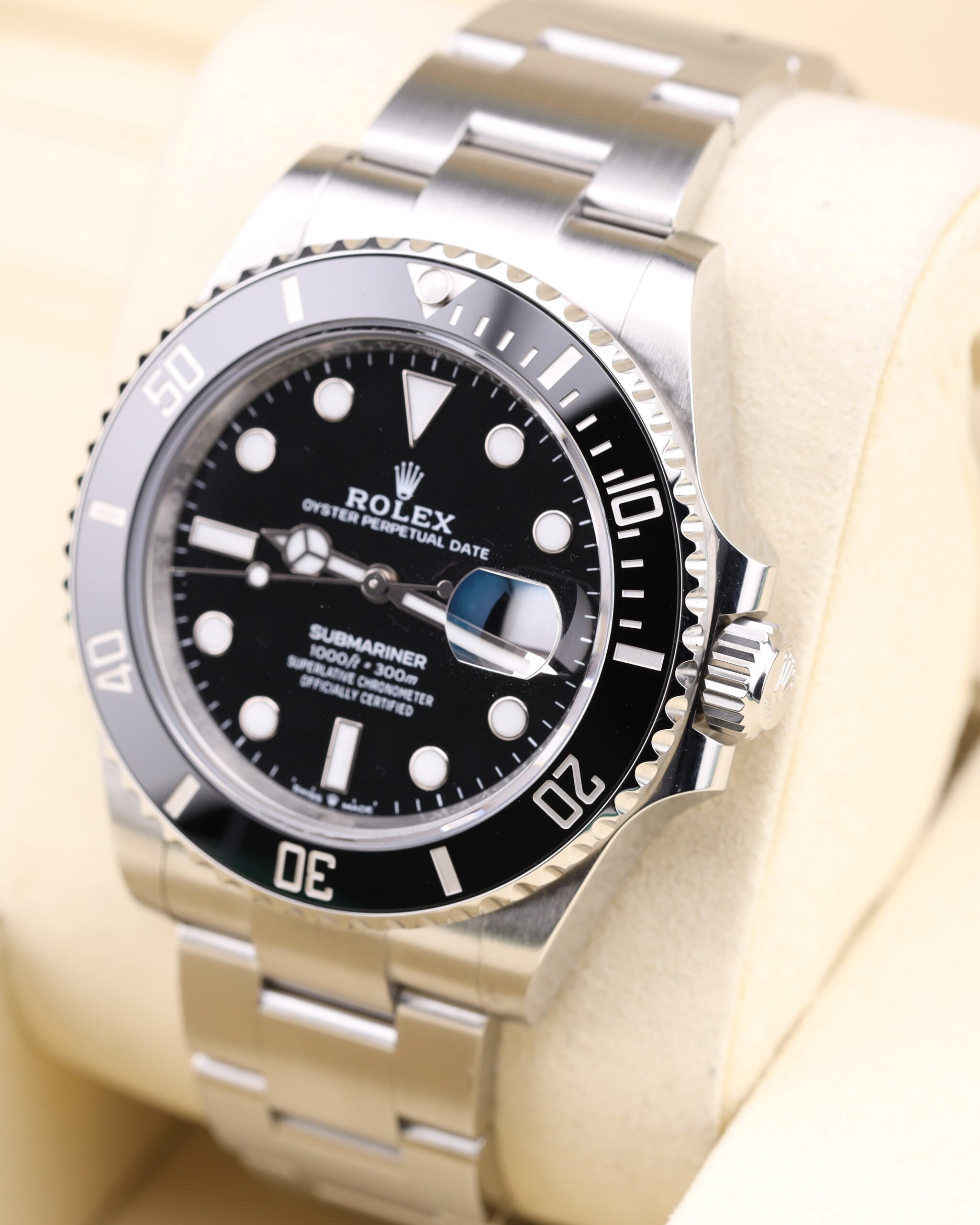 Men's vintage dress automatic watch dial