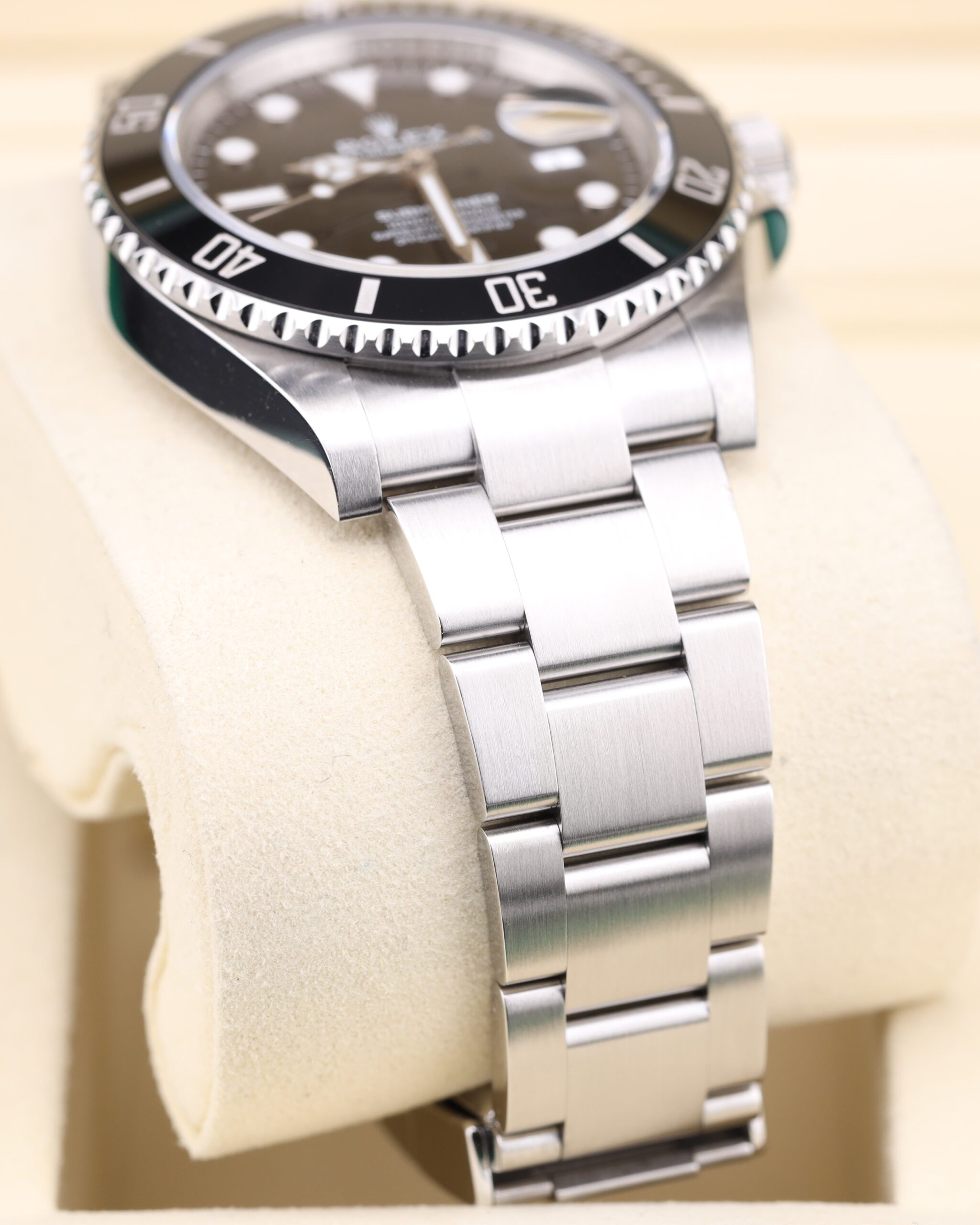 Vintage diver mechanical watch close-up