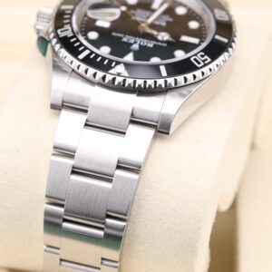 Classic pre-owned automatic dress watch