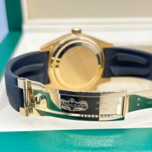 Men's vintage dress automatic wristwatch