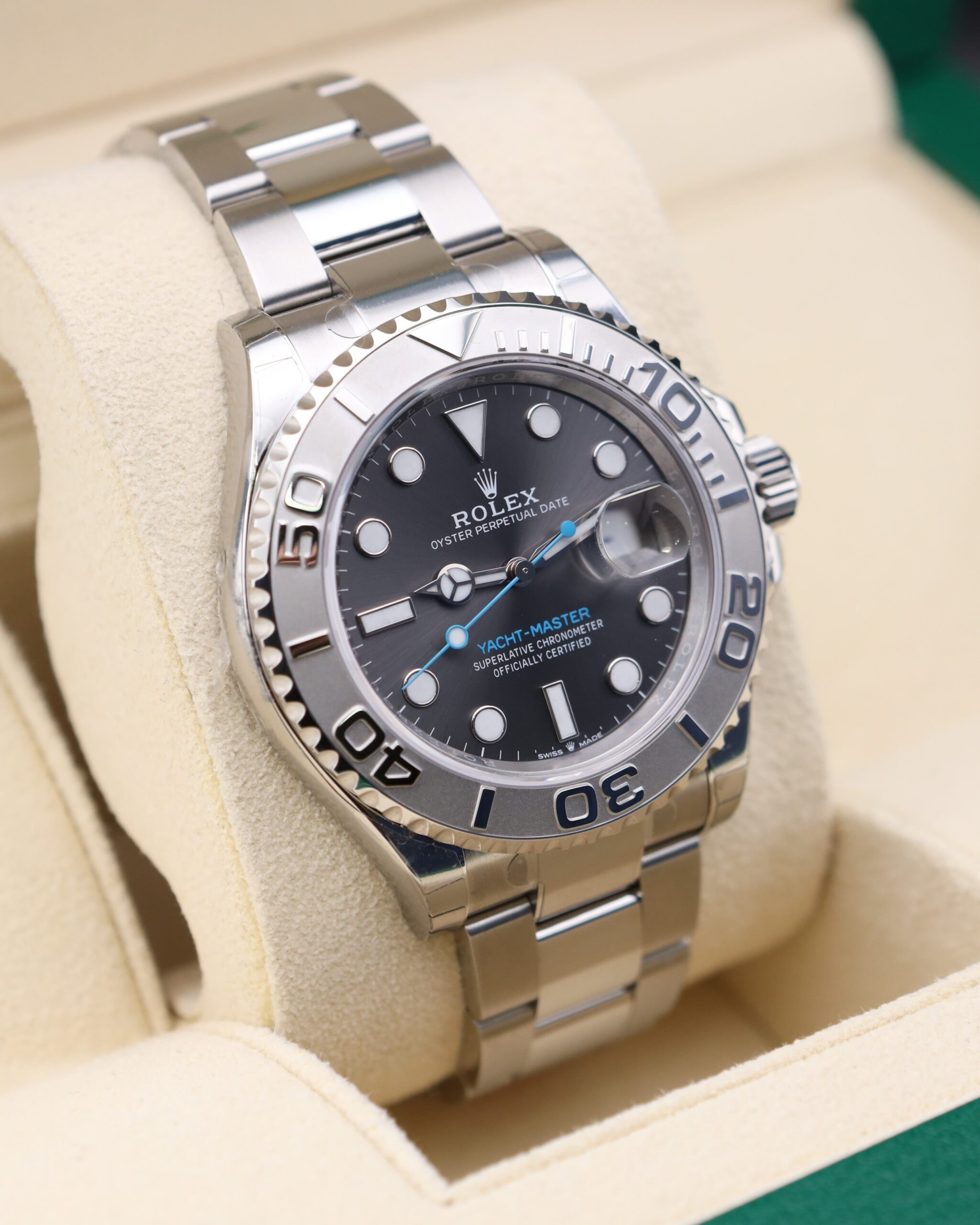 Classic pre-owned automatic dress watch