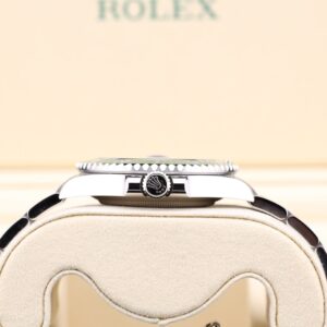 Men's vintage dress automatic watch with leather strap