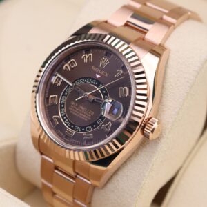 Men's vintage dress automatic watch with dark dial