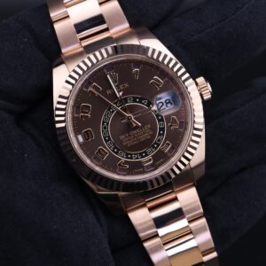 Pre-owned stainless steel chronograph with detailed subdials
