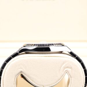 Pre-owned stainless steel chronograph wristwatch