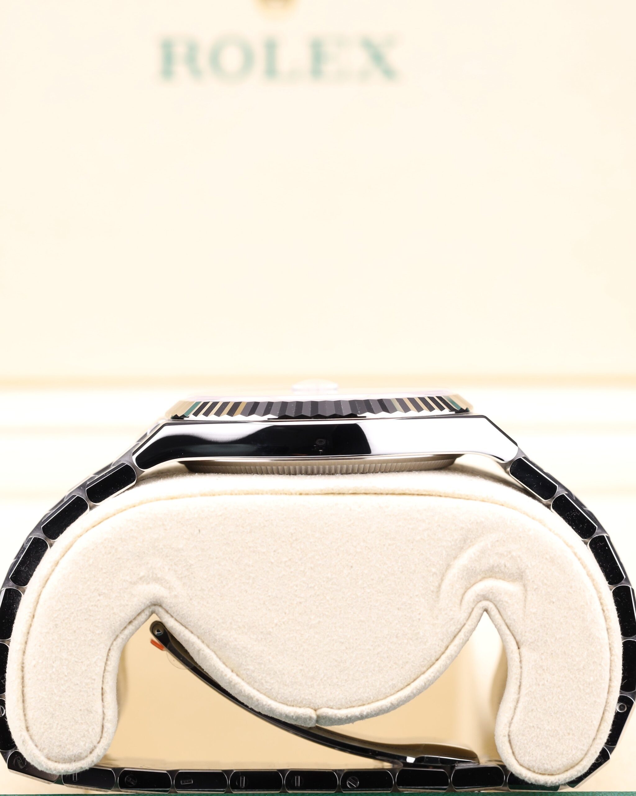 Pre-owned stainless steel chronograph wristwatch