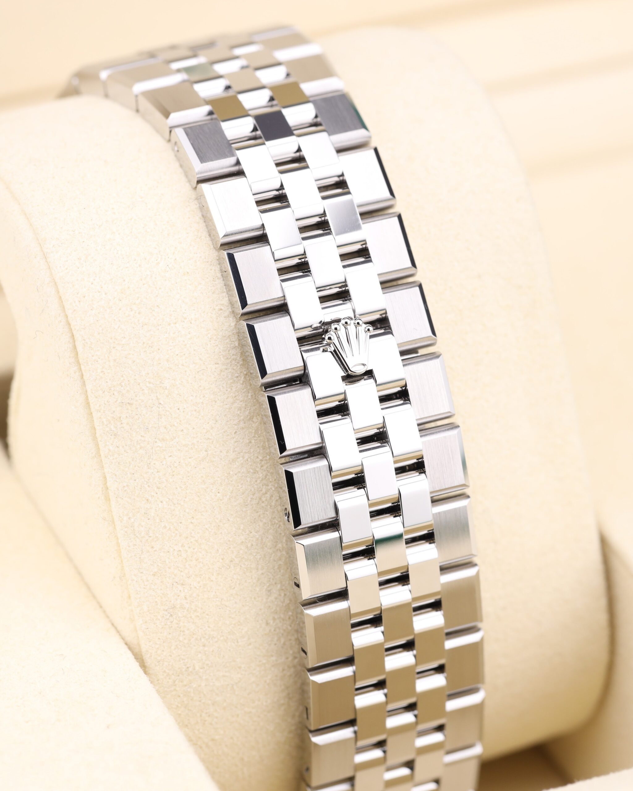 Vintage diver mechanical watch close-up
