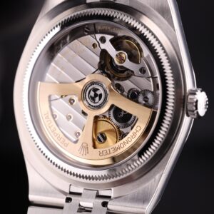 Classic pre-owned automatic dress watch