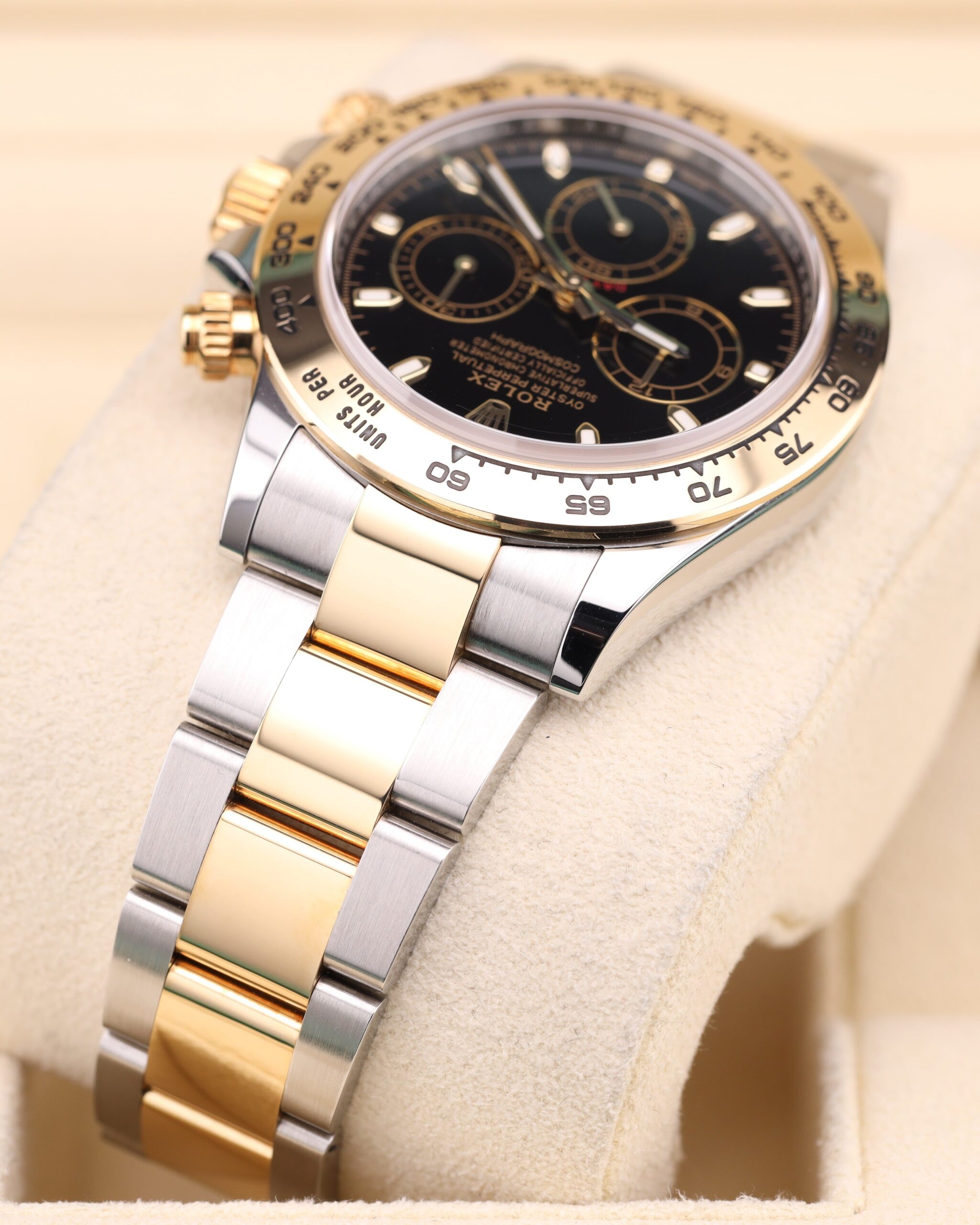 Vintage diver mechanical watch with black dial