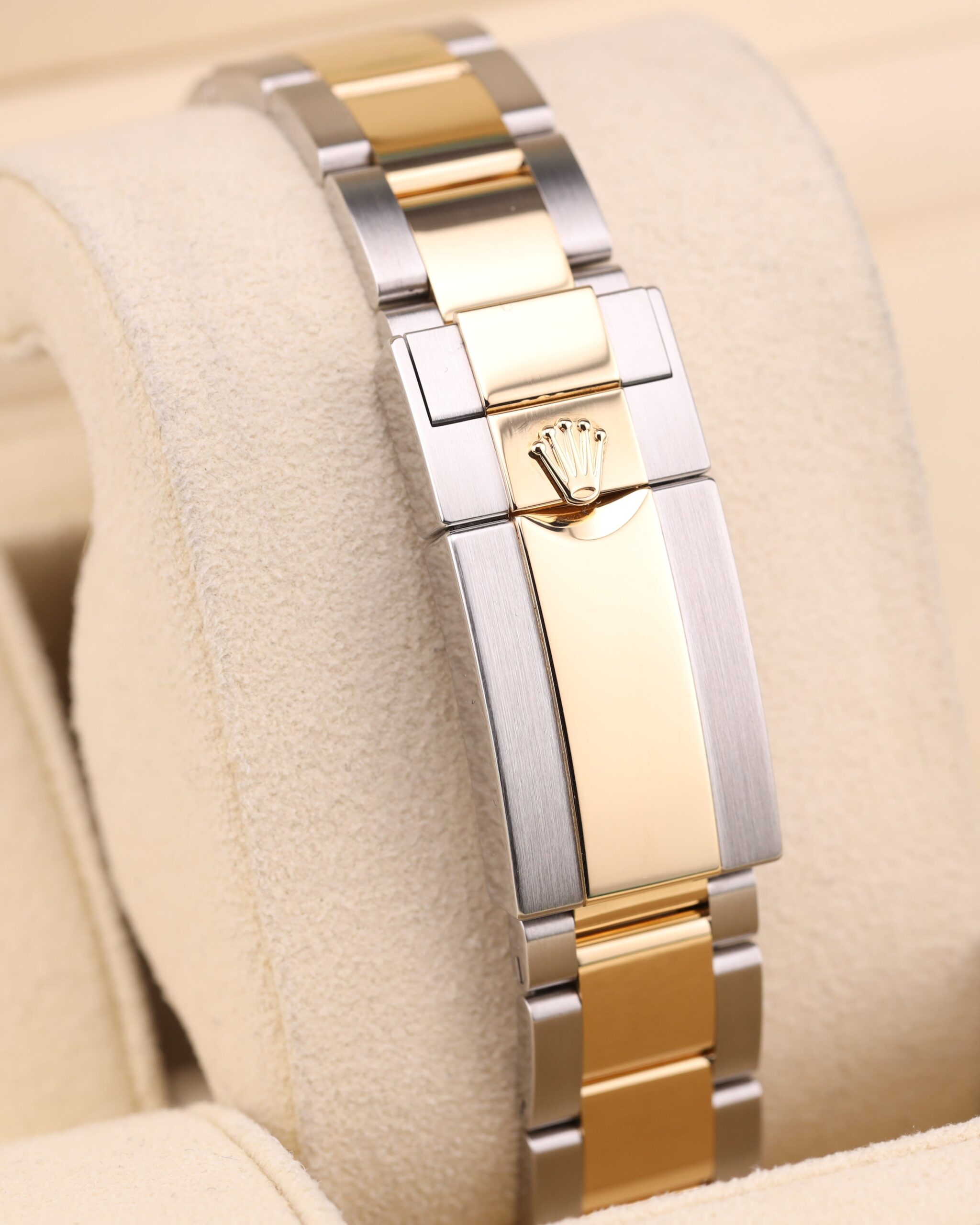 Men's vintage dress automatic watch close-up