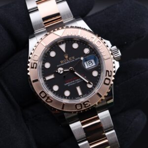 Men's vintage dress automatic watch dial