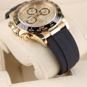 Vintage slim case men’s watch with minimalist dial
