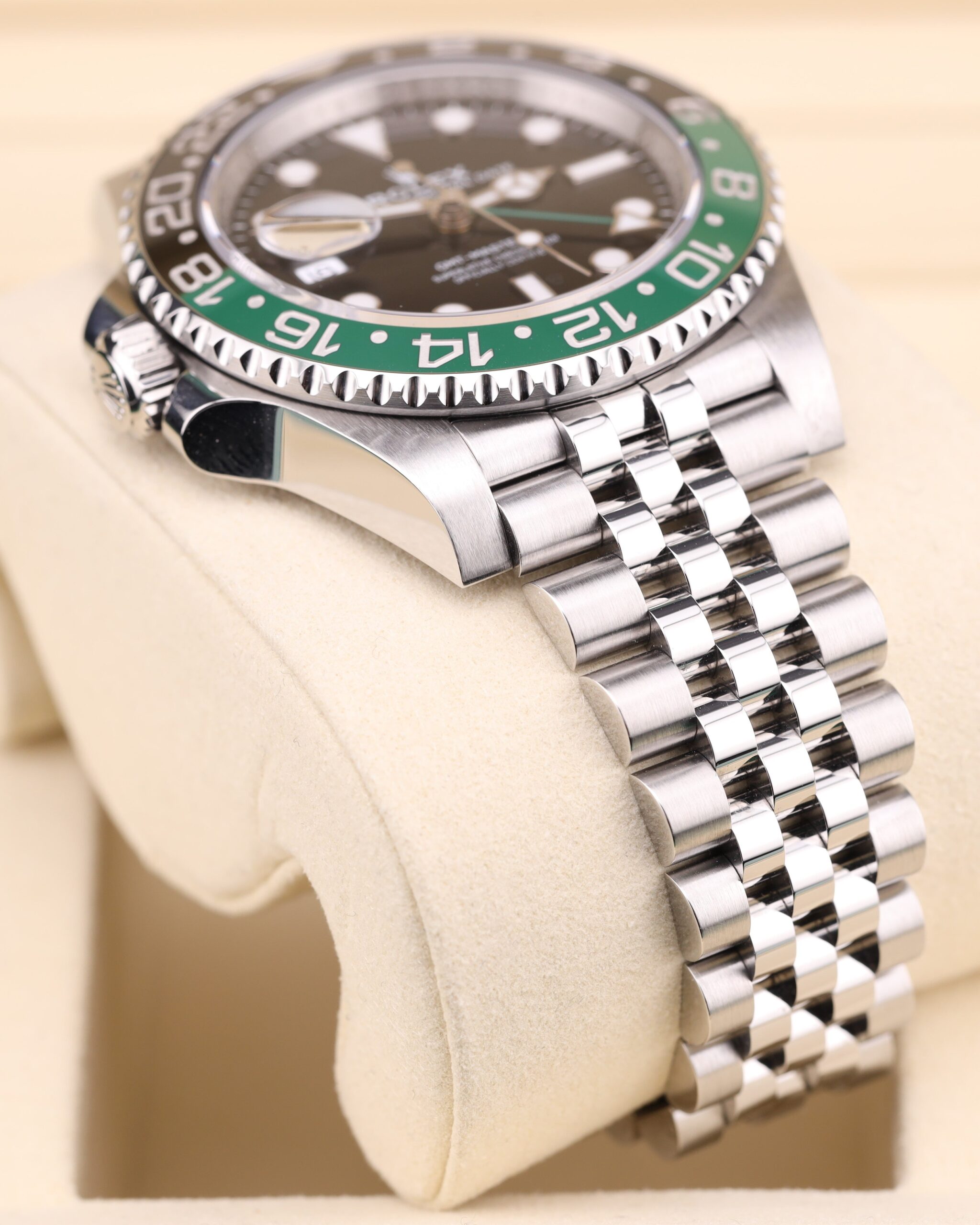 Vintage slim case men's automatic watch