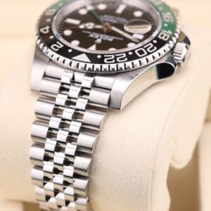 Pre-owned moonphase wrist watch with elegant dial