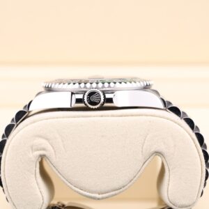 Men's vintage dress automatic watch with leather strap