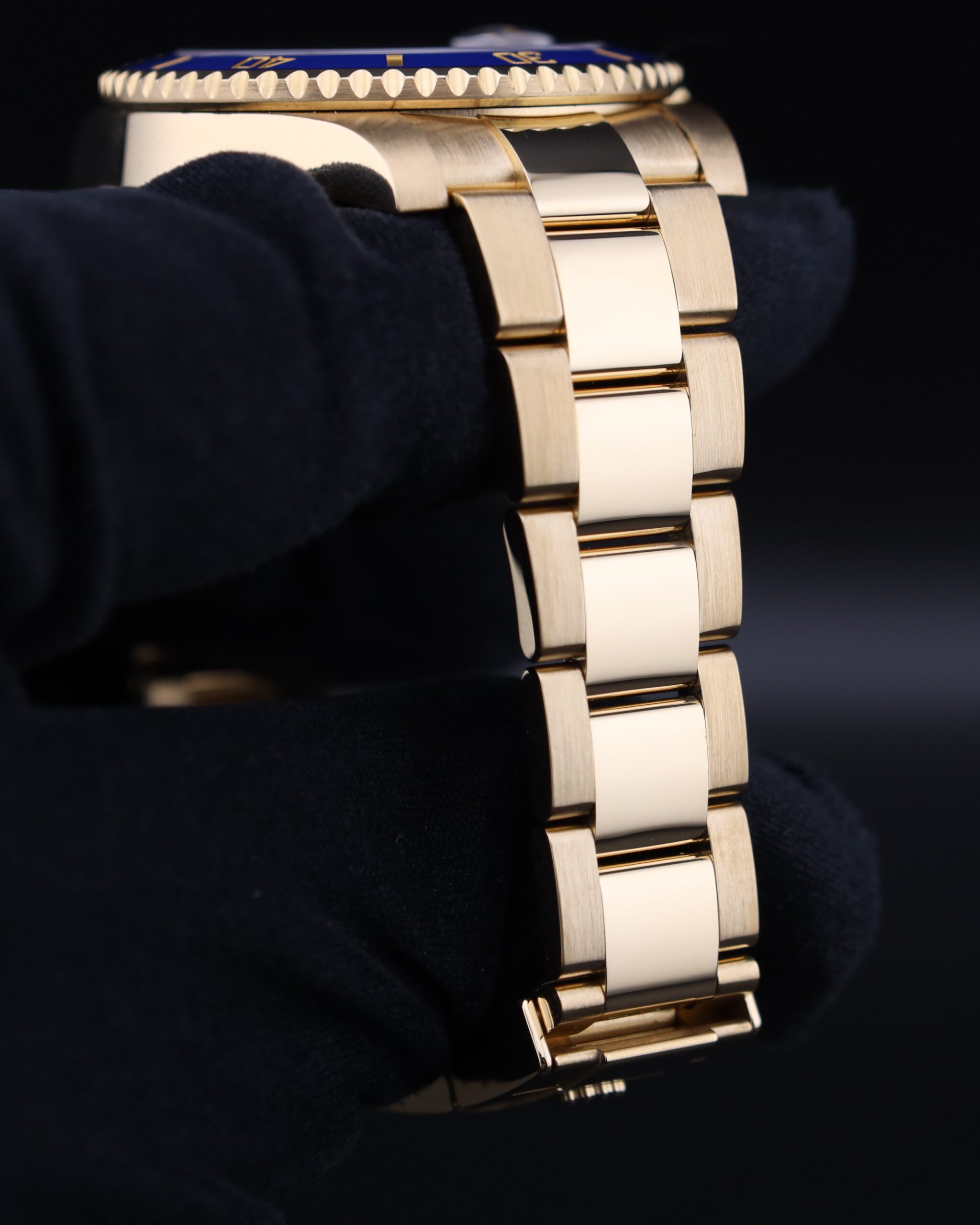 Used Swiss made mechanical watch with clean dial