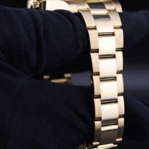 Men's vintage dress automatic watch with leather strap
