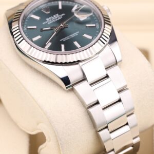 Men's vintage dress automatic watch with leather strap