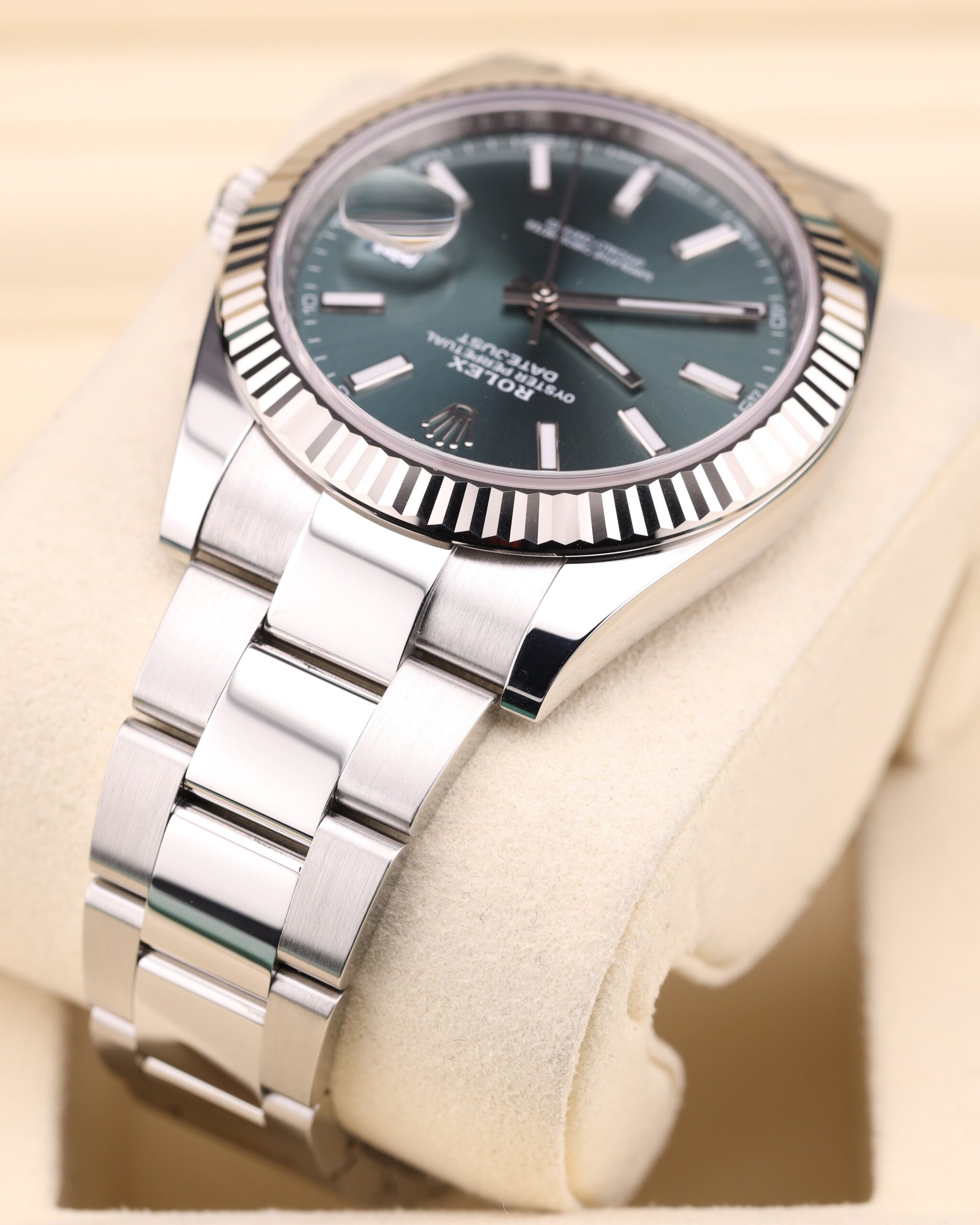 Pre-owned stainless steel chronograph with detailed subdials