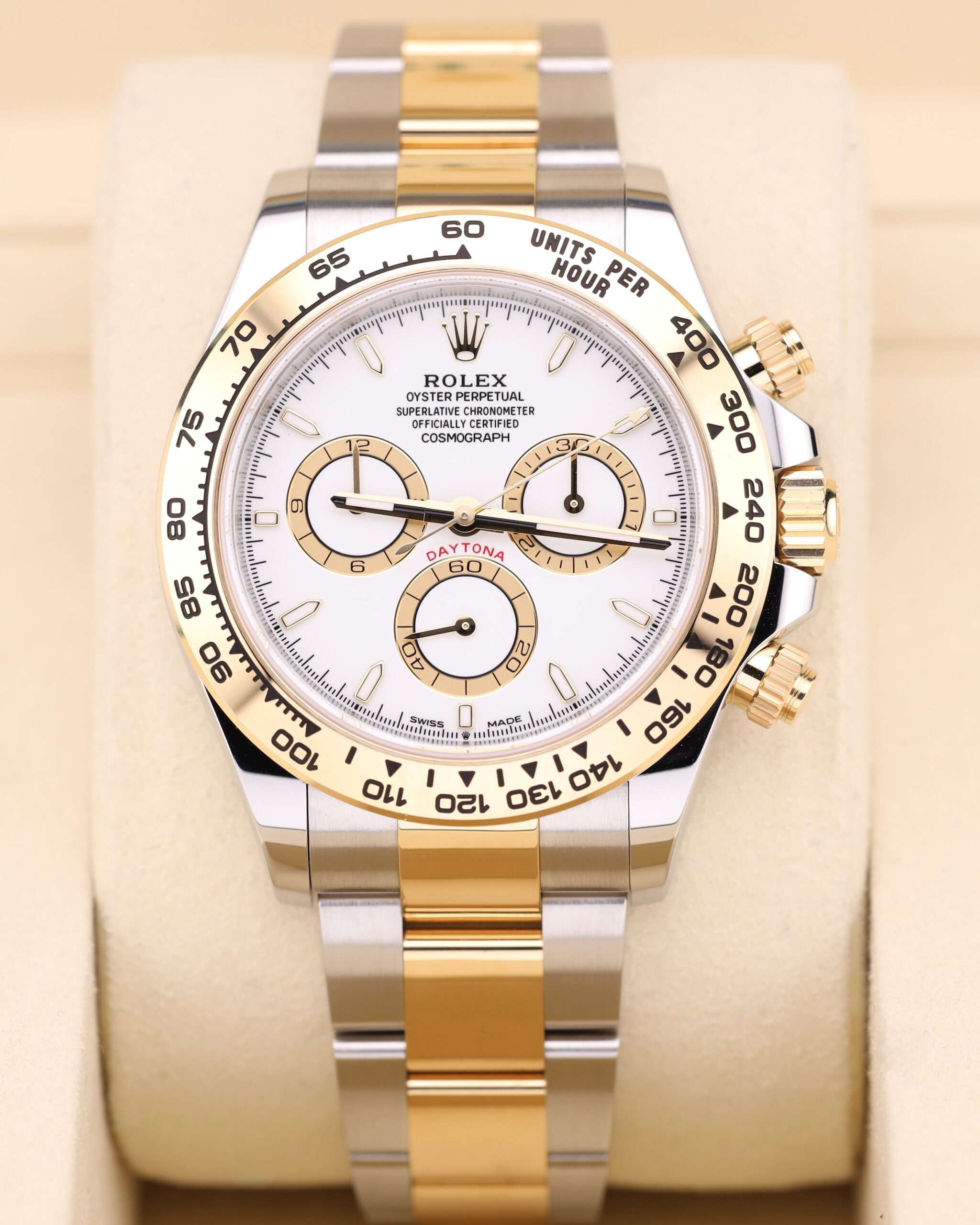 Men's vintage dress automatic watch dial