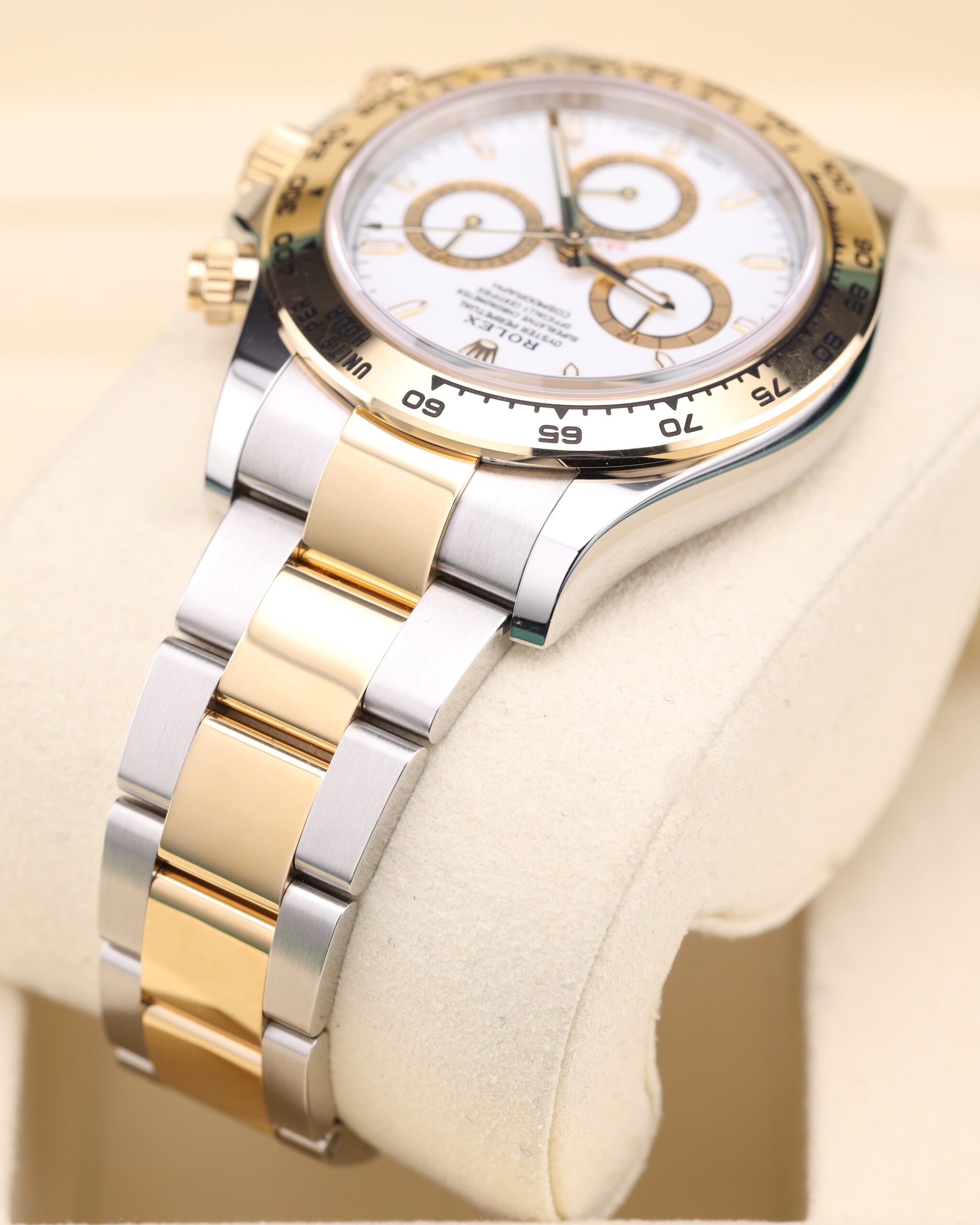 Men's vintage dress automatic watch dial