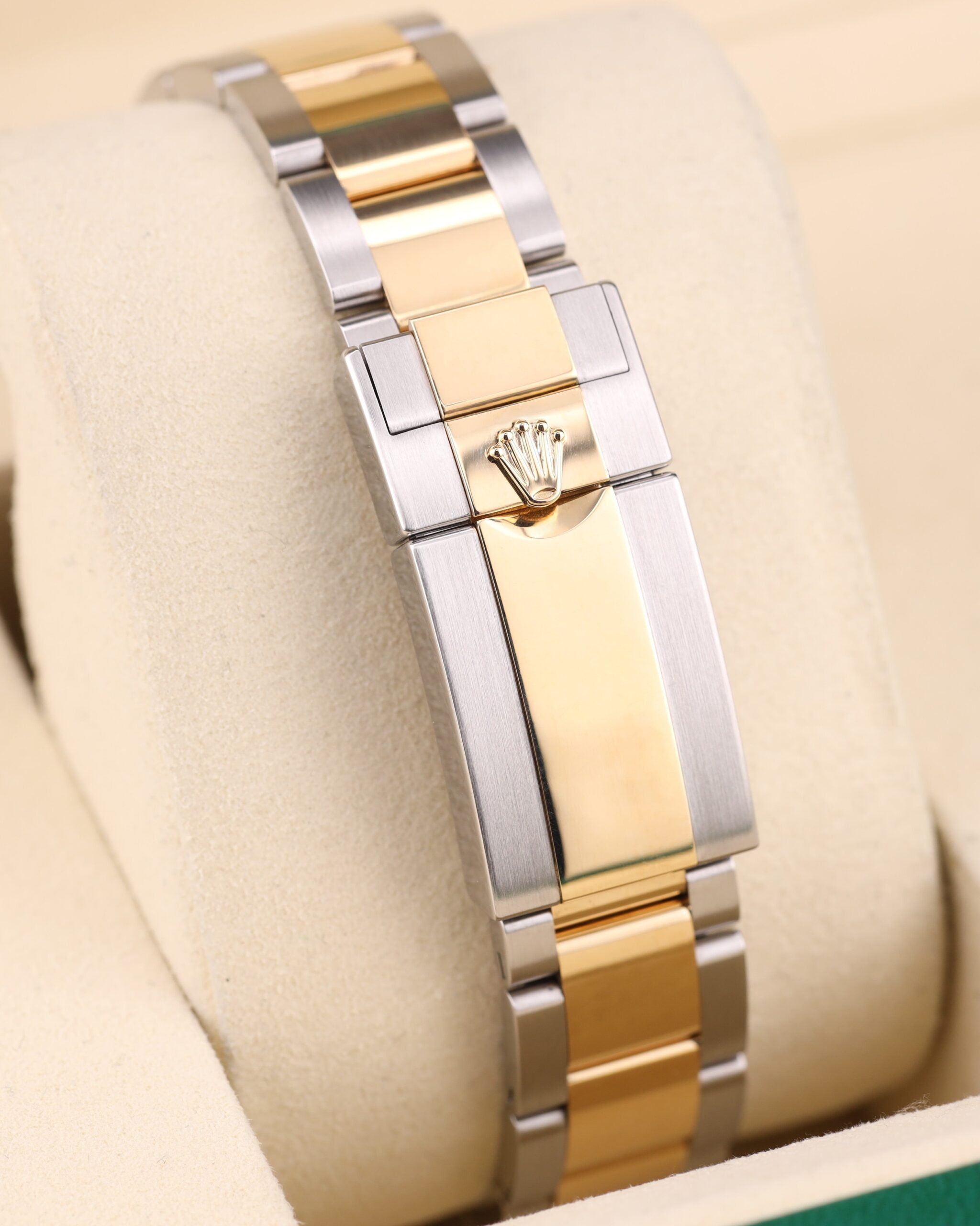 Classic pre-owned automatic dress watch