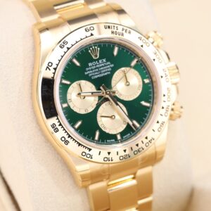Vintage gold tone women’s wristwatch with delicate design