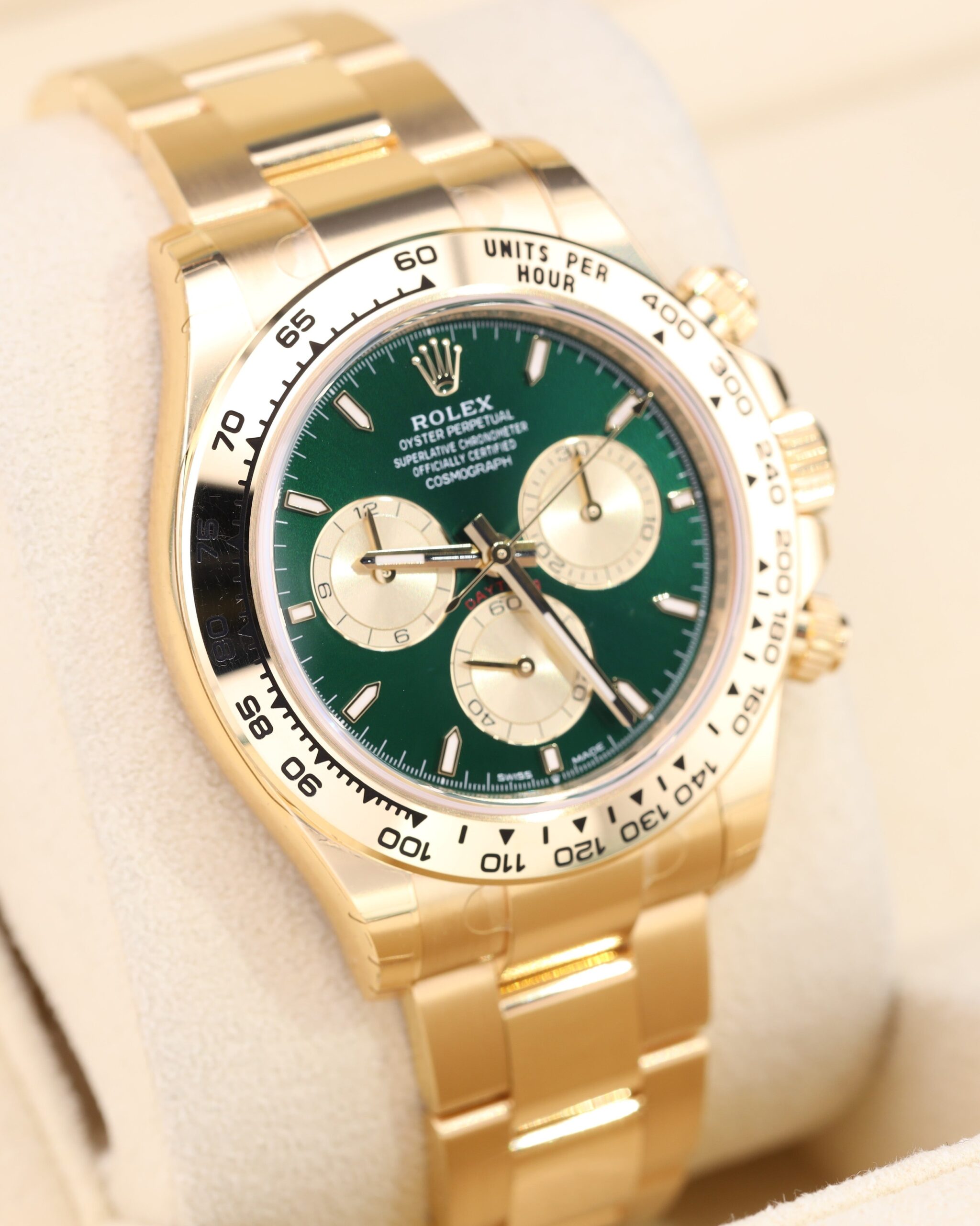 Vintage gold tone women’s wristwatch with delicate design