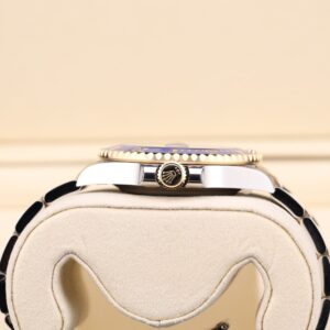 Classic pre-owned automatic dress watch
