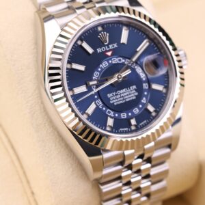 Classic pre-owned automatic dress watch